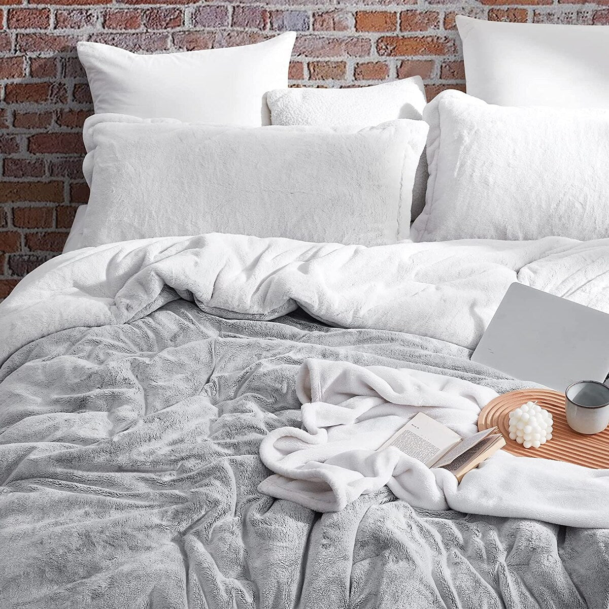Frozen Chunky Bunny - Coma Inducer? Oversized Comforter Set - Frosted Black
