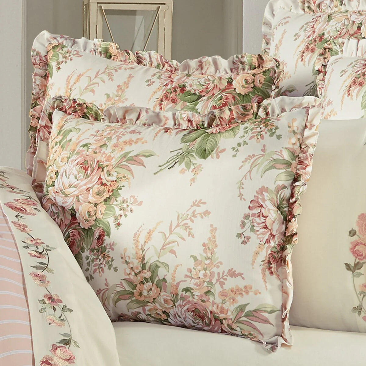 Royal Court Estelle Coral Comforter Set
