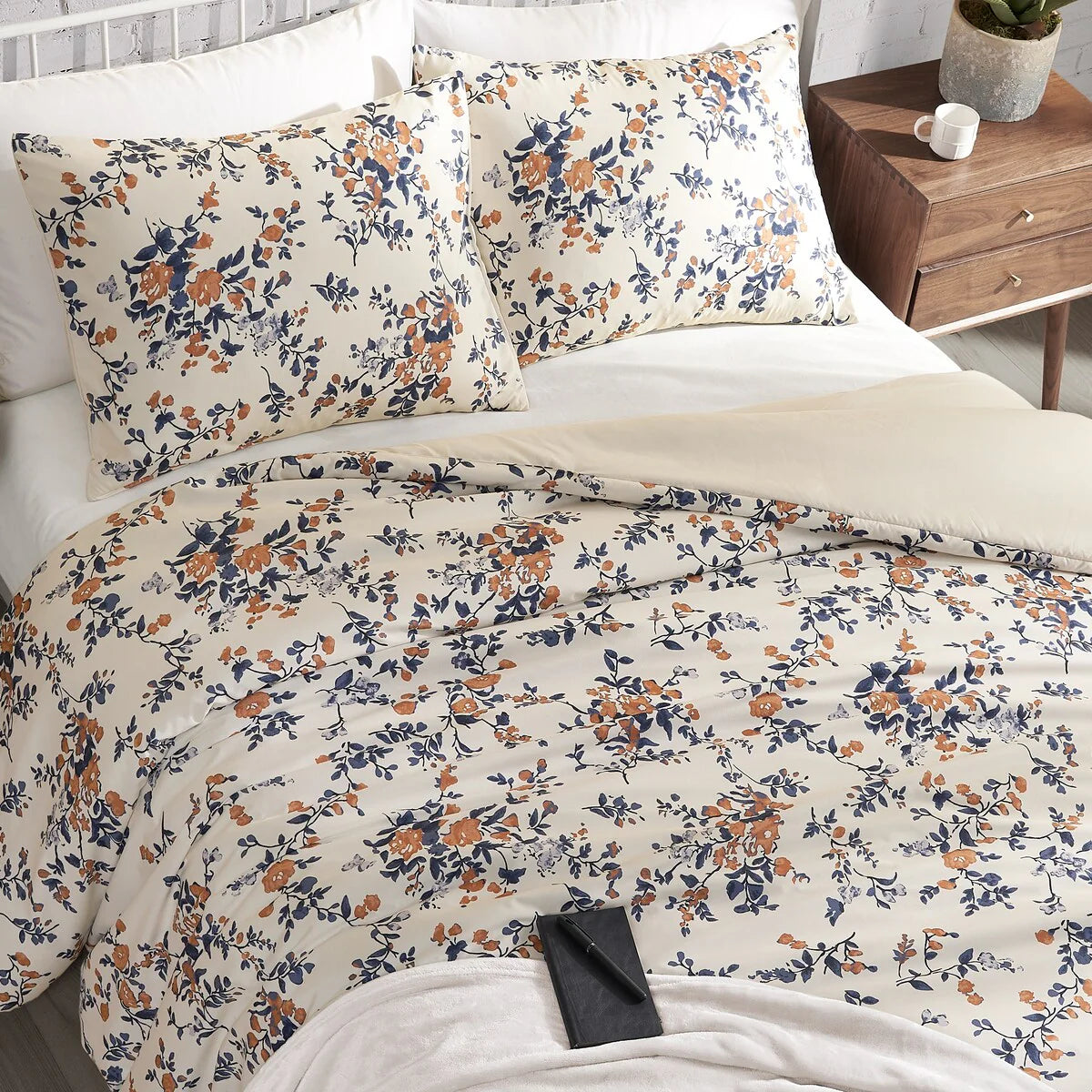 Lucky Brand Garden Bouquet Reversible Comforter Sets