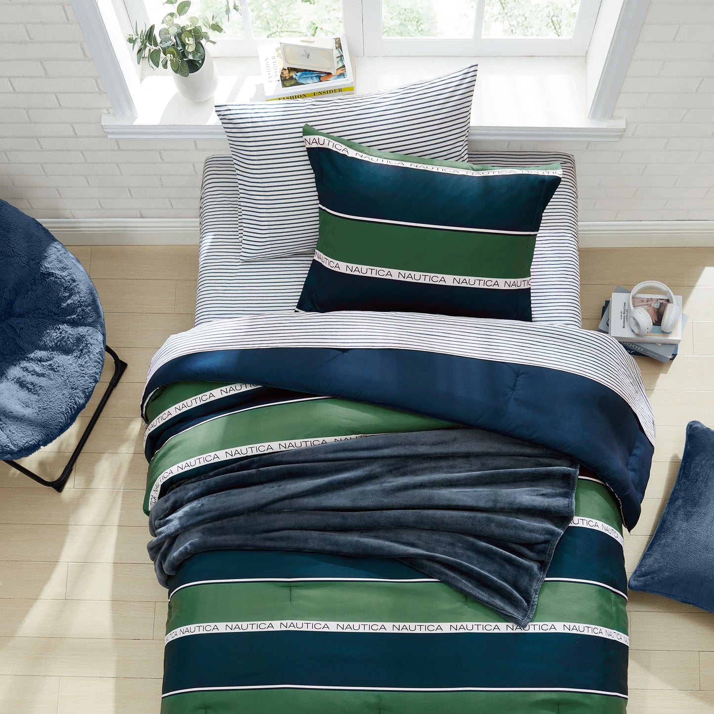 Nautica Bellecastle Reversible Navy Comforter Set