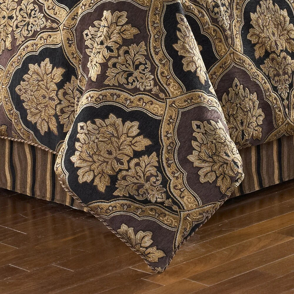 Five Queens Court Reilly Woven Chenille Damask 4-piece Comforter Set