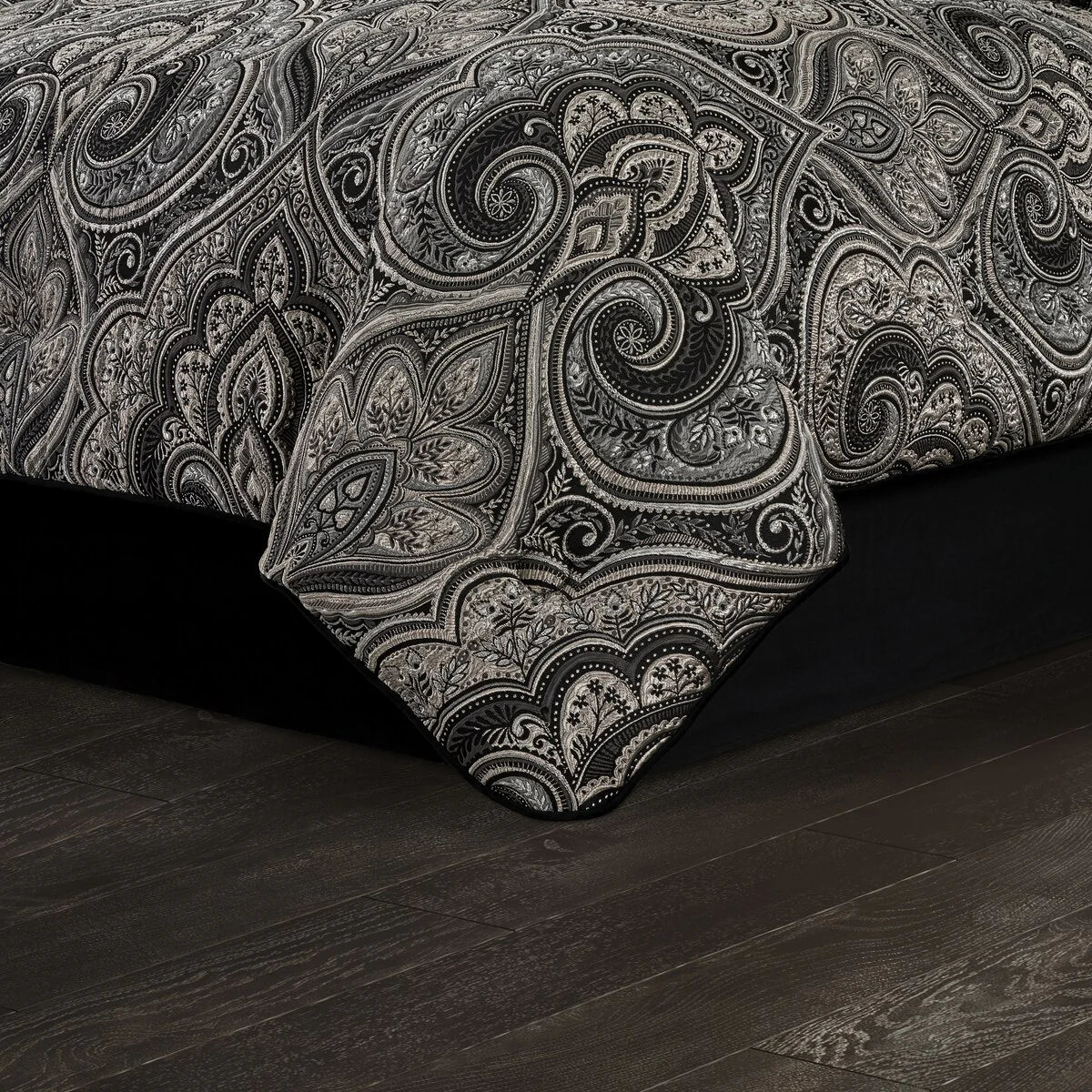 Davinci Comforter Set