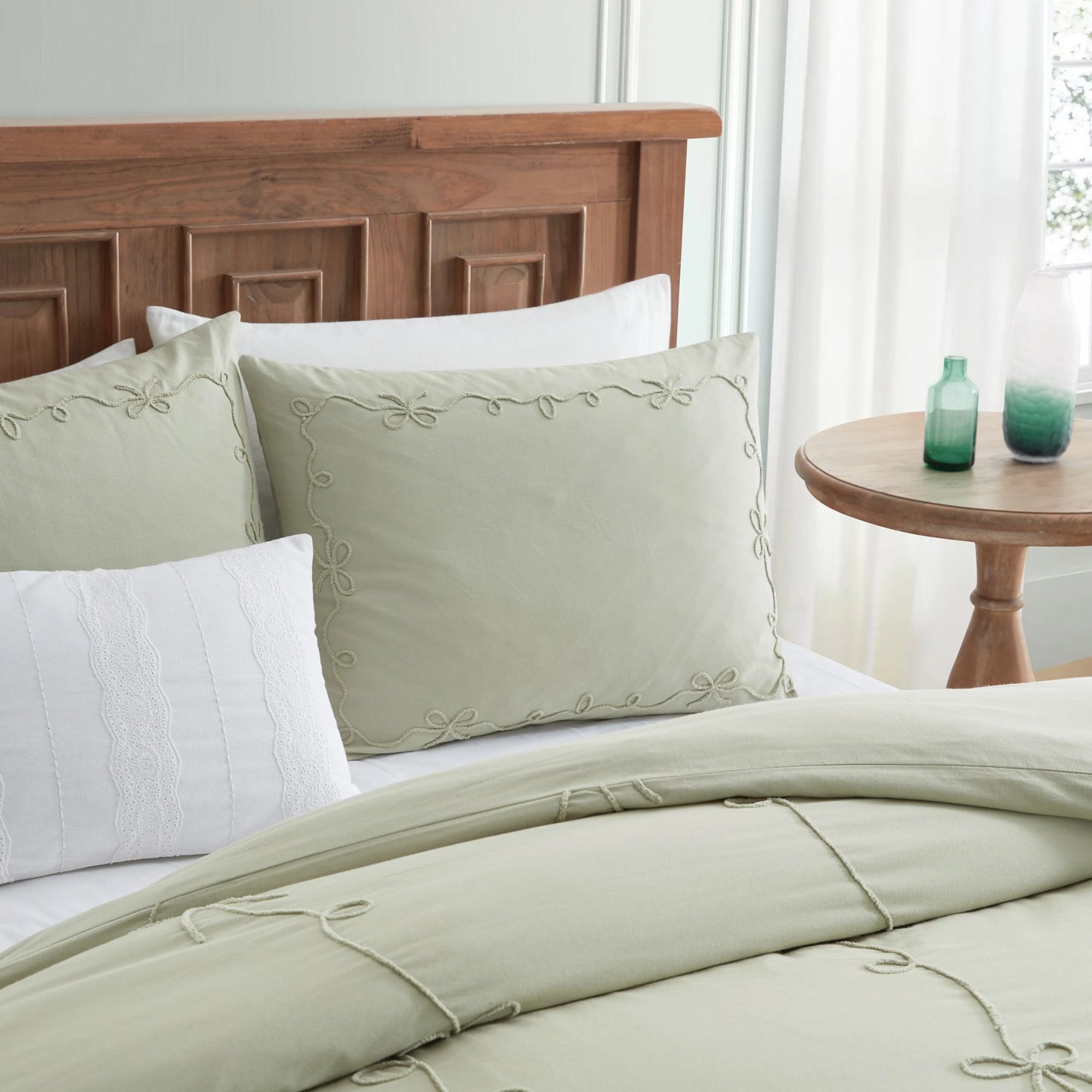 Peri Home Sasha Bows Comforter Set