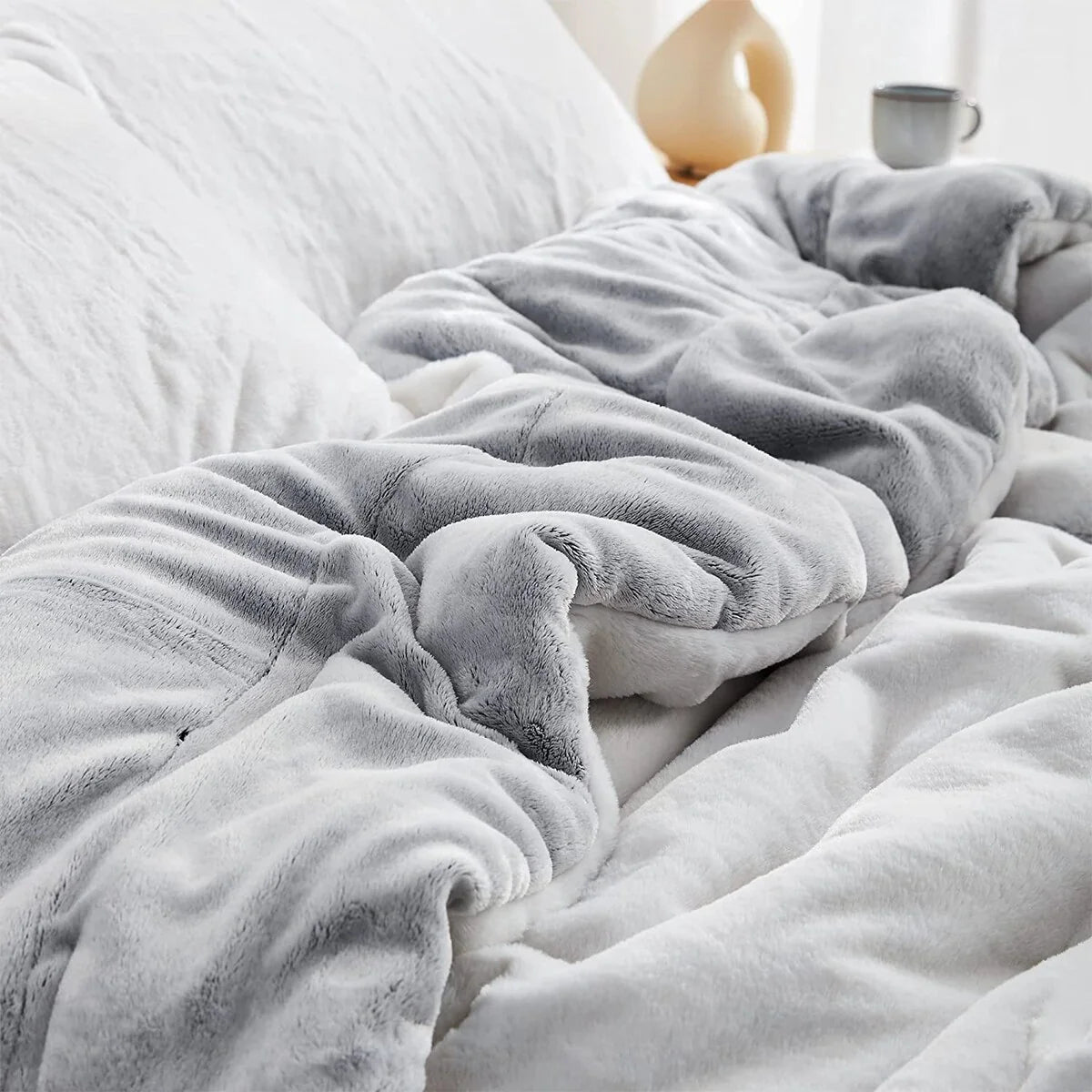 Frozen Chunky Bunny - Coma Inducer? Oversized Comforter Set - Frosted Black
