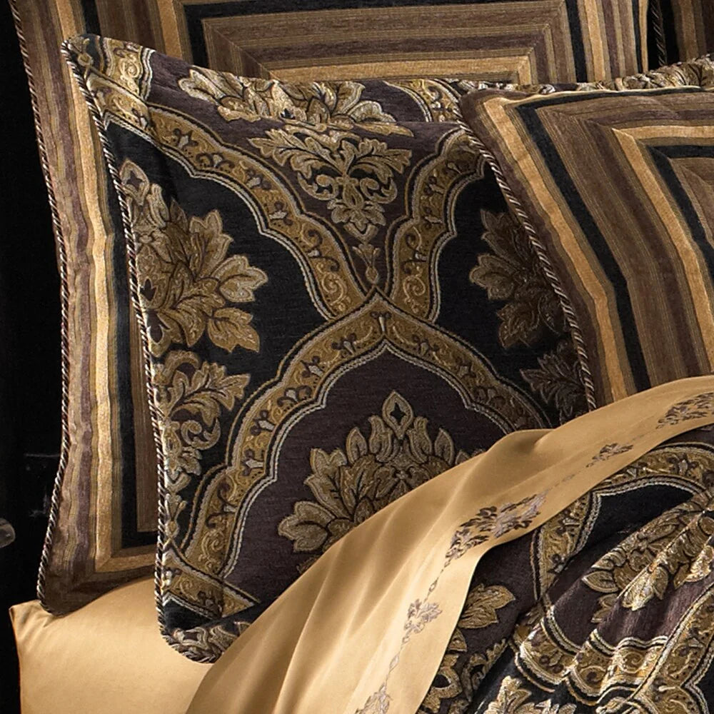 Five Queens Court Reilly Woven Chenille Damask 4-piece Comforter Set