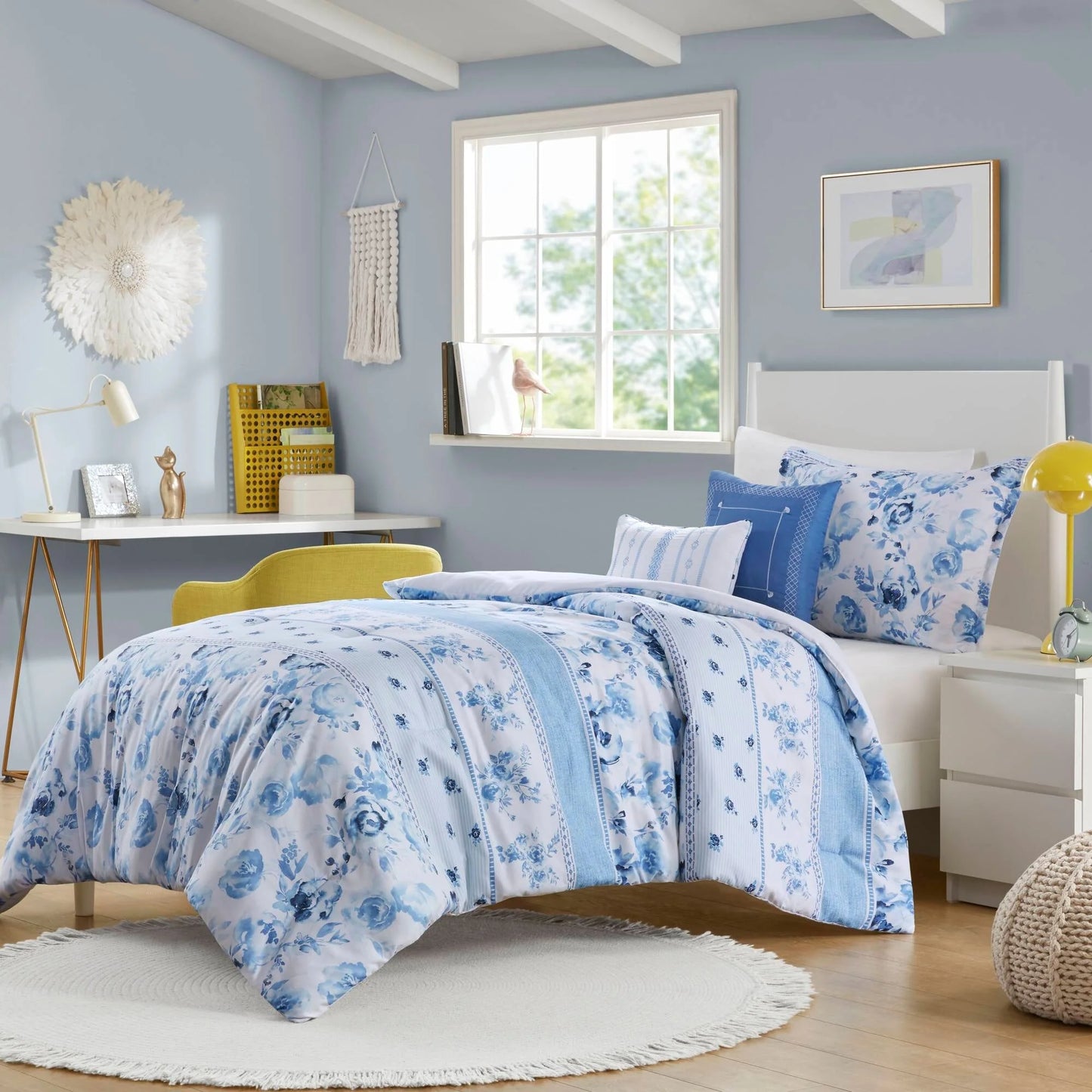 Intelligent Design Kaia Floral Striped Comforter Set