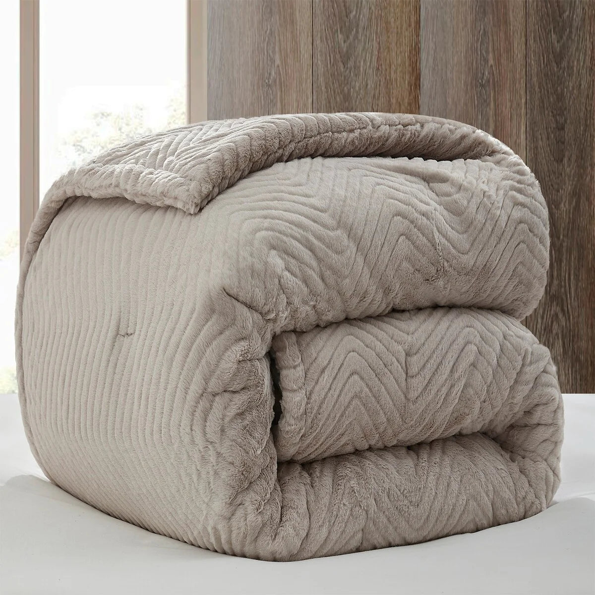 Alpine Skiing - Coma Inducer? Oversized Comforter Set - Natural Beige