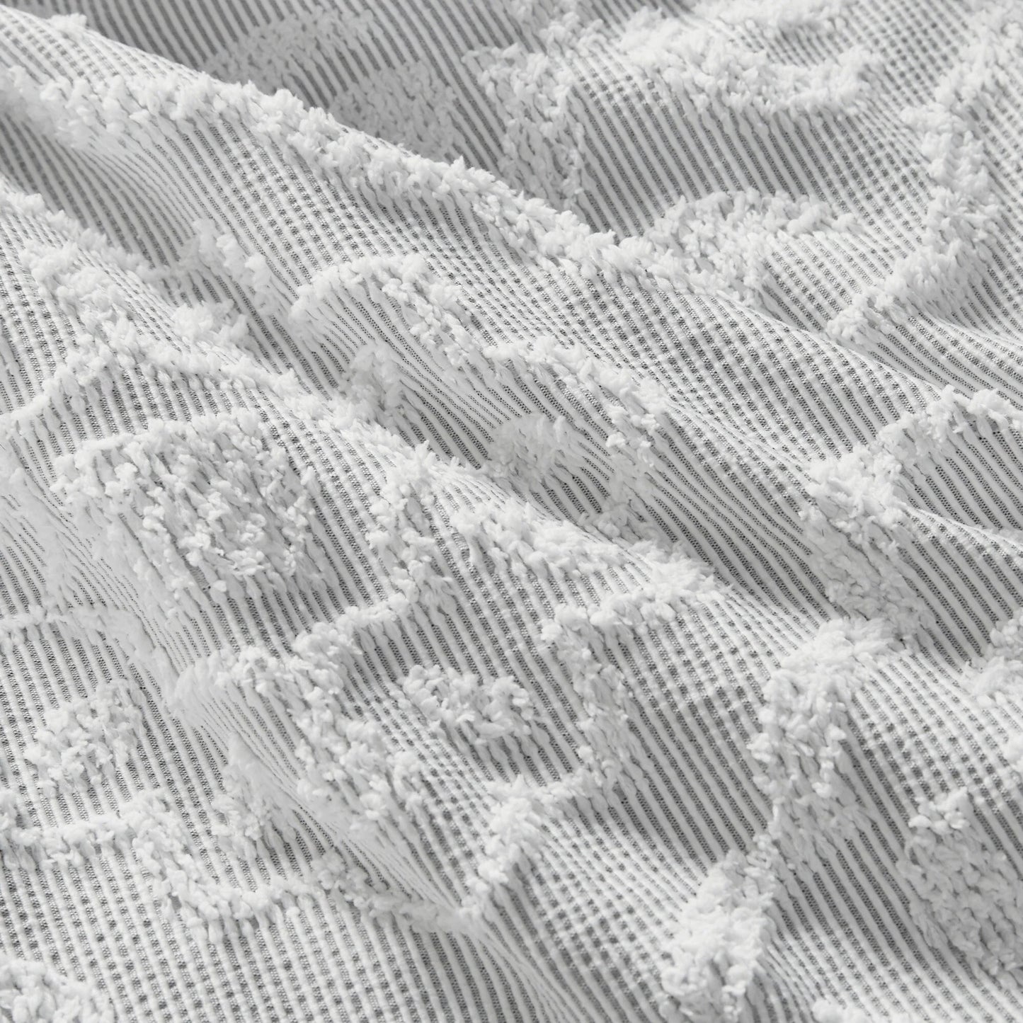 Madison Park Maeve 3 Piece Tufted Woven Medallion Comforter Set