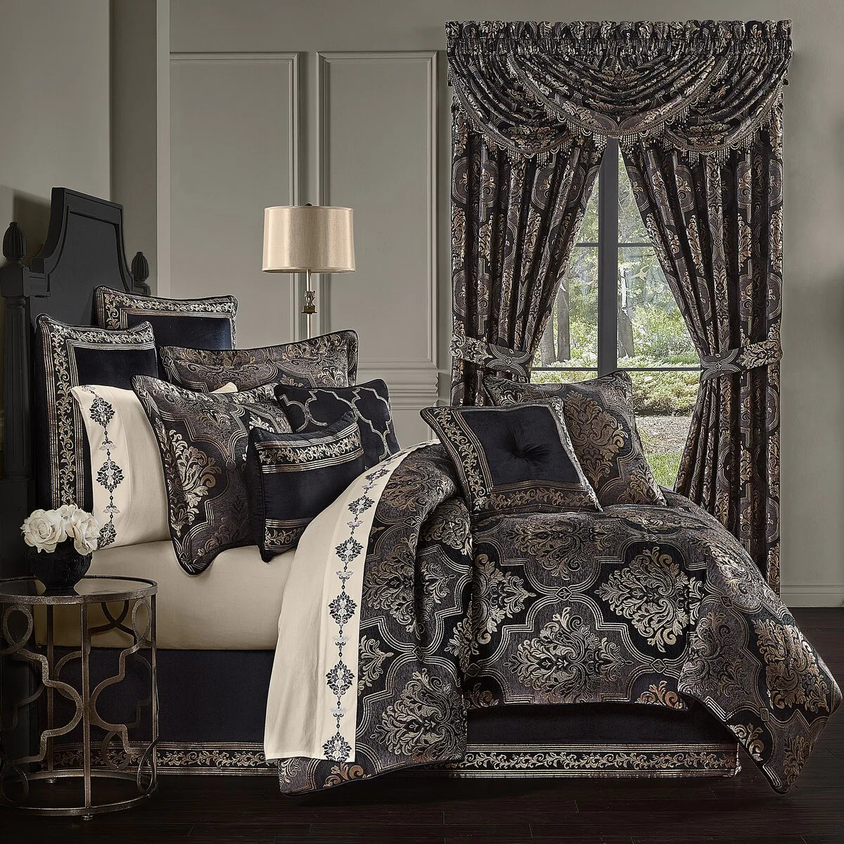 J. Queen New York Windham Comforter Set