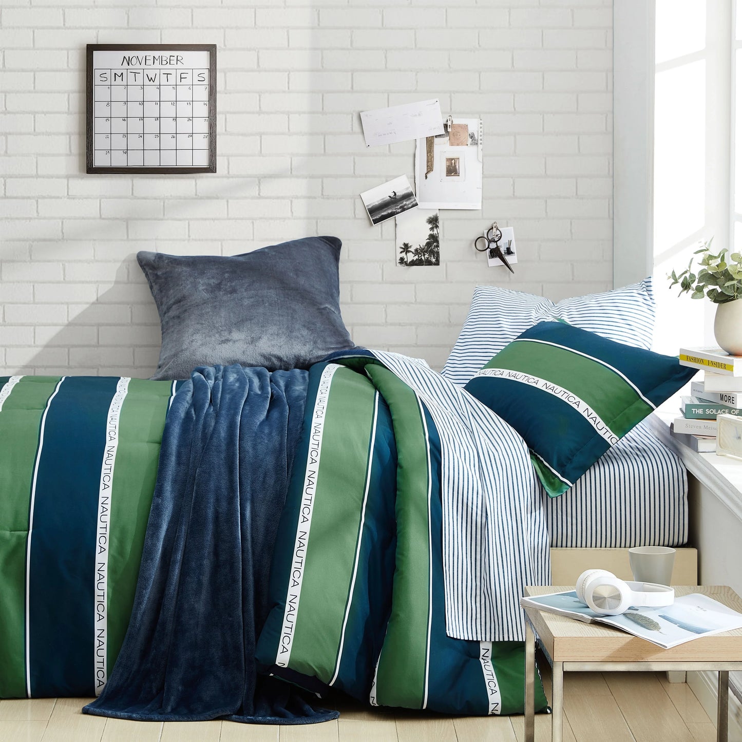 Nautica Bellecastle Reversible Navy Comforter Set