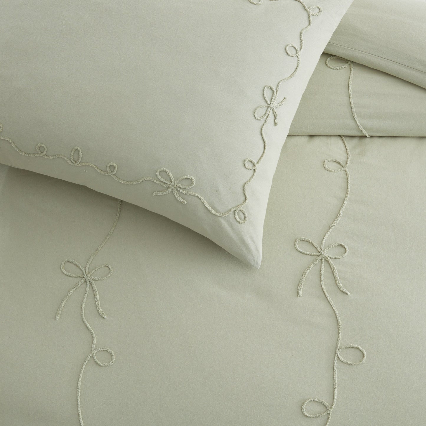Peri Home Sasha Bows Comforter Set