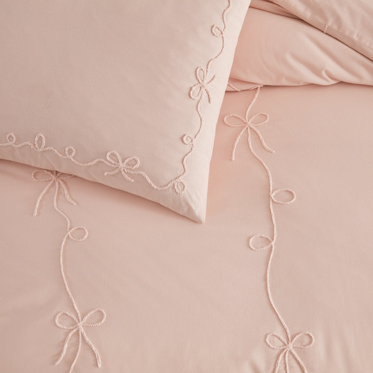 Peri Home Sasha Bows Comforter Set