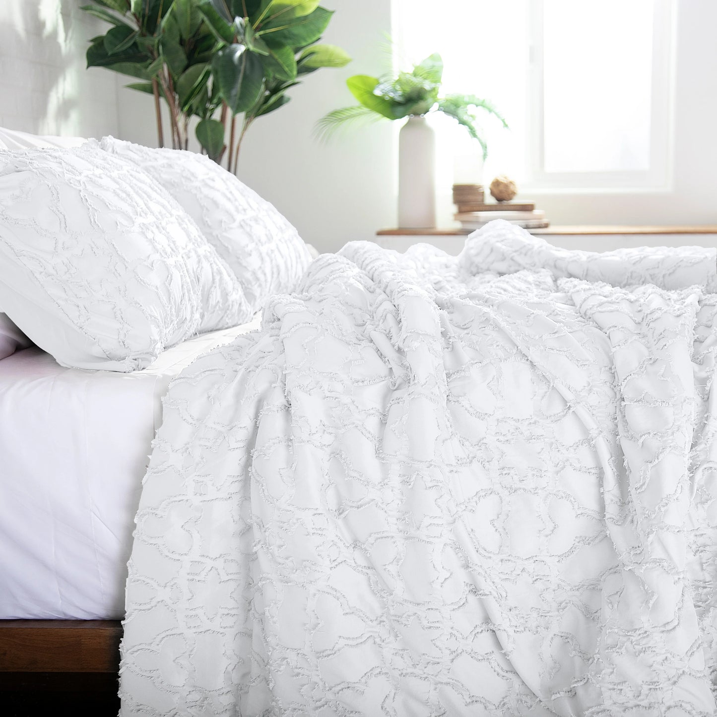 Stella Clipped Jacquard Comforter Set