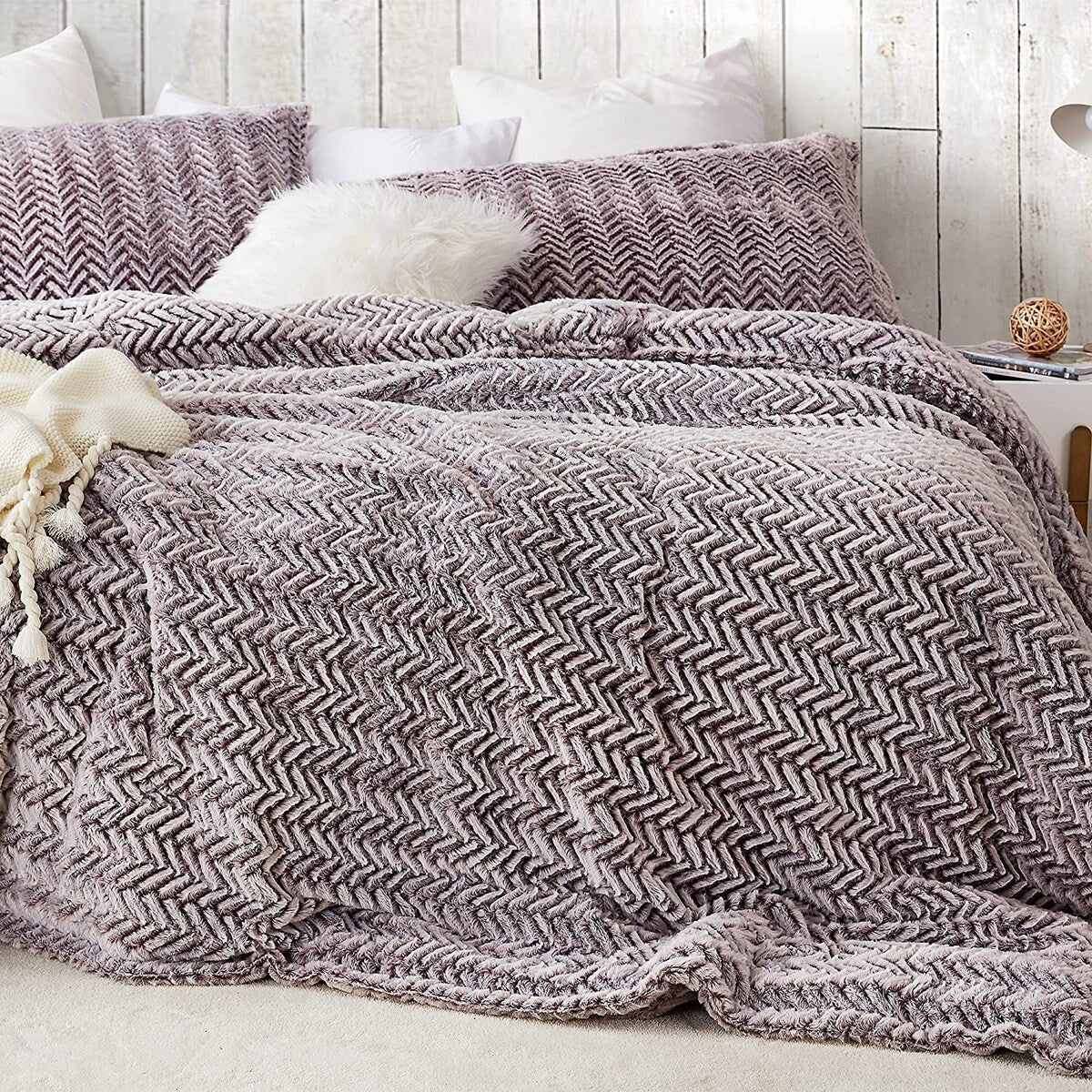 Cozy Peaks? - Coma Inducer? Oversized Comforter Set - Chevron Frosted Sierra