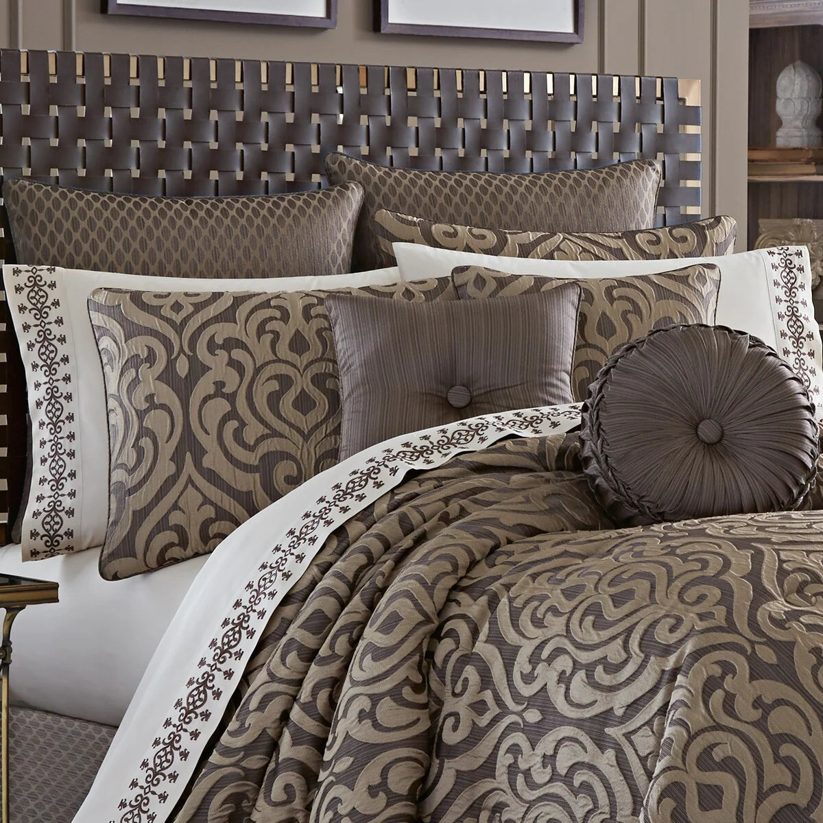 J. Queen New York Astoria Mink Comforter Set