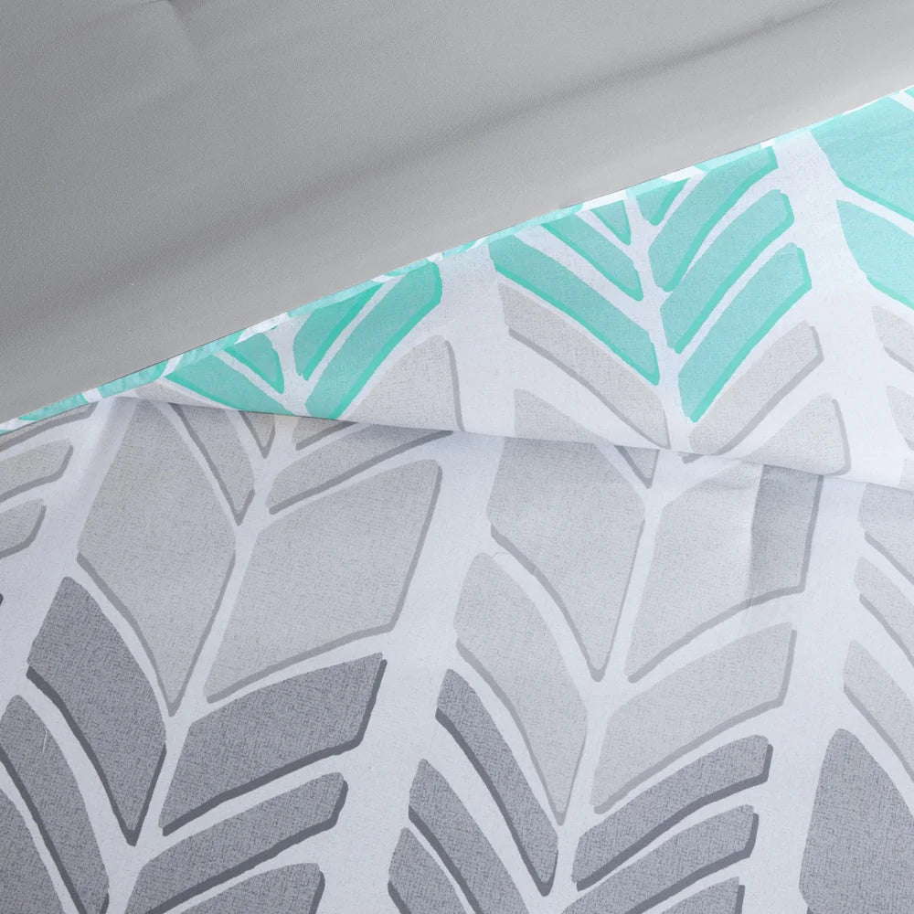 Kennedy Aqua/ Grey Comforter Set by Intelligent Design