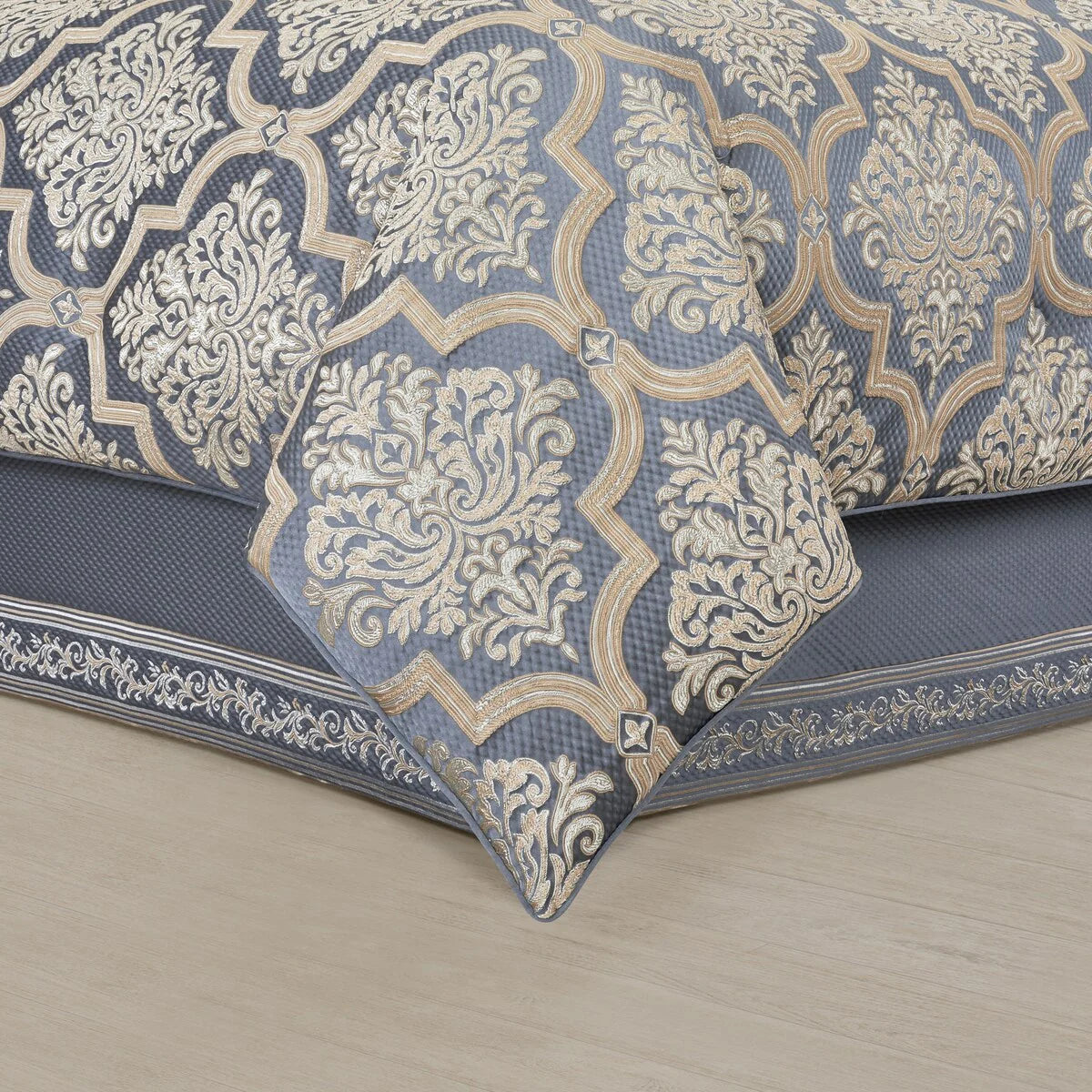 San Marino Comforter Set
