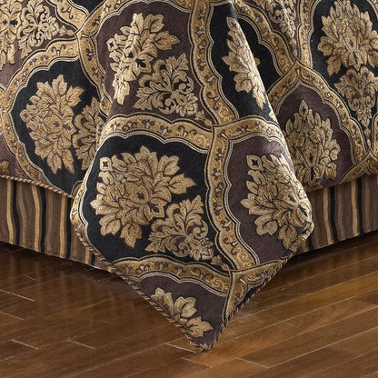 Five Queens Court Reilly Woven Chenille Damask 4-piece Comforter Set