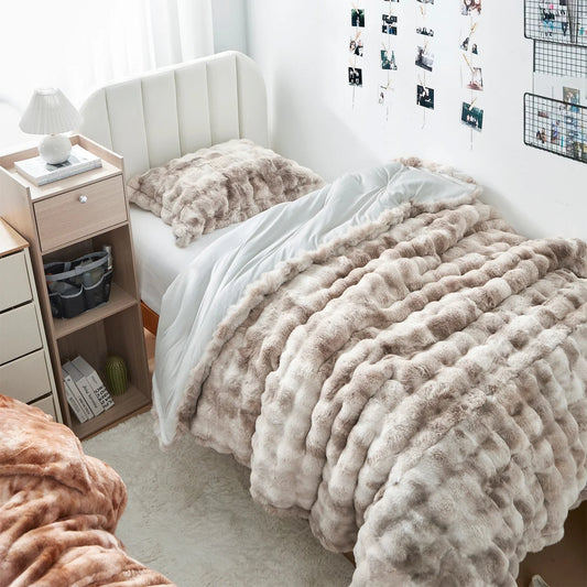 Redhaired Husky - Coma Inducer? Oversized Comforter Set
