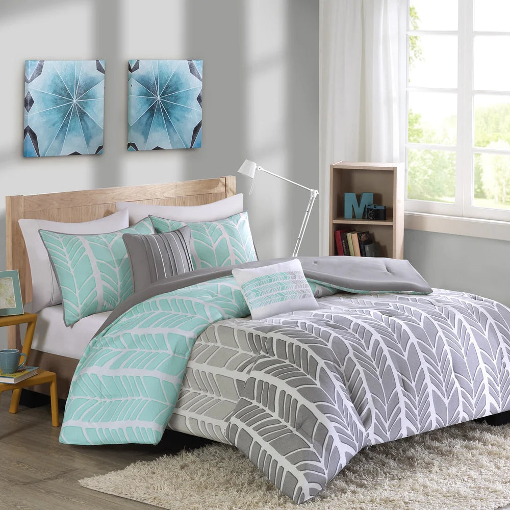 Kennedy Aqua/ Grey Comforter Set by Intelligent Design
