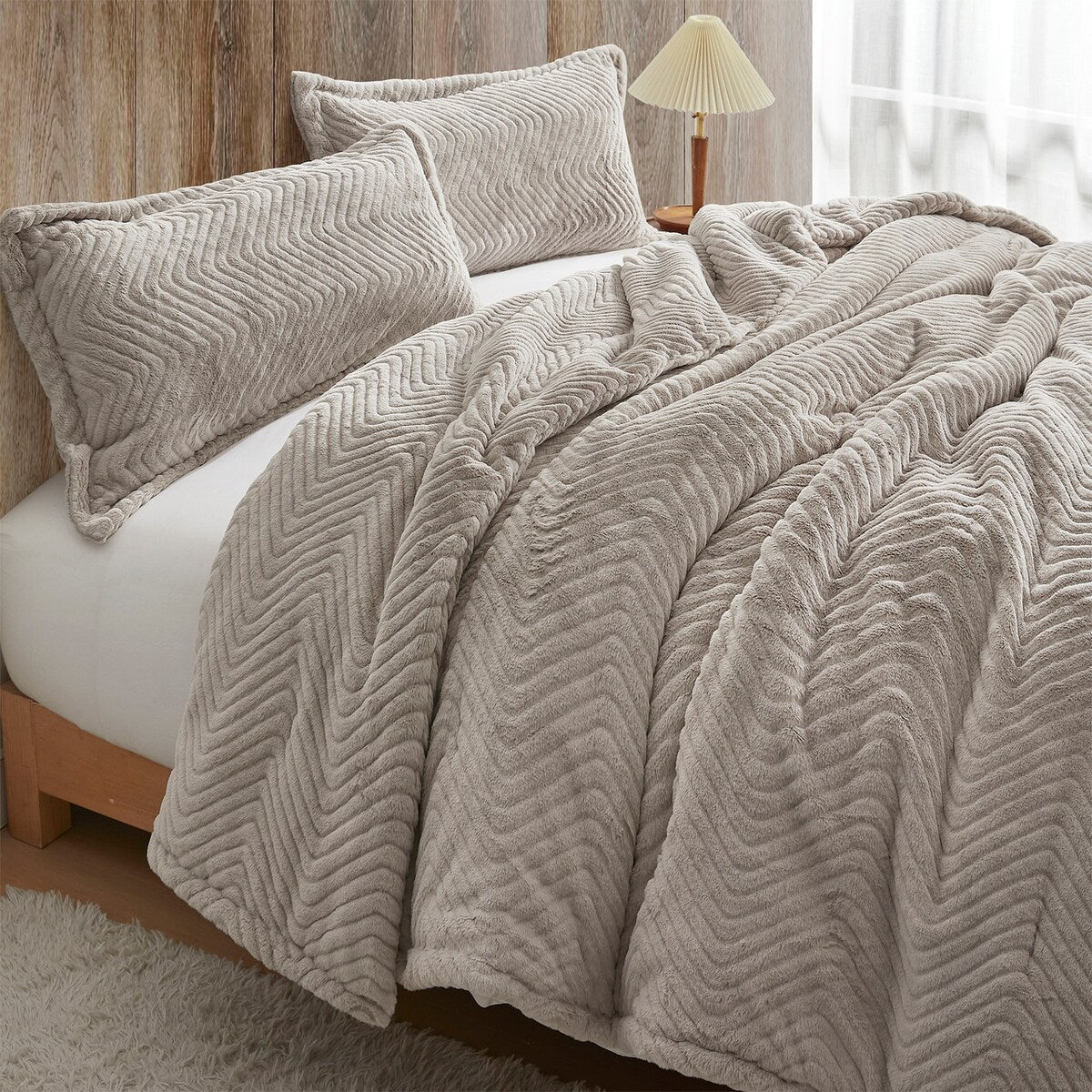 Alpine Skiing - Coma Inducer? Oversized Comforter Set - Natural Beige