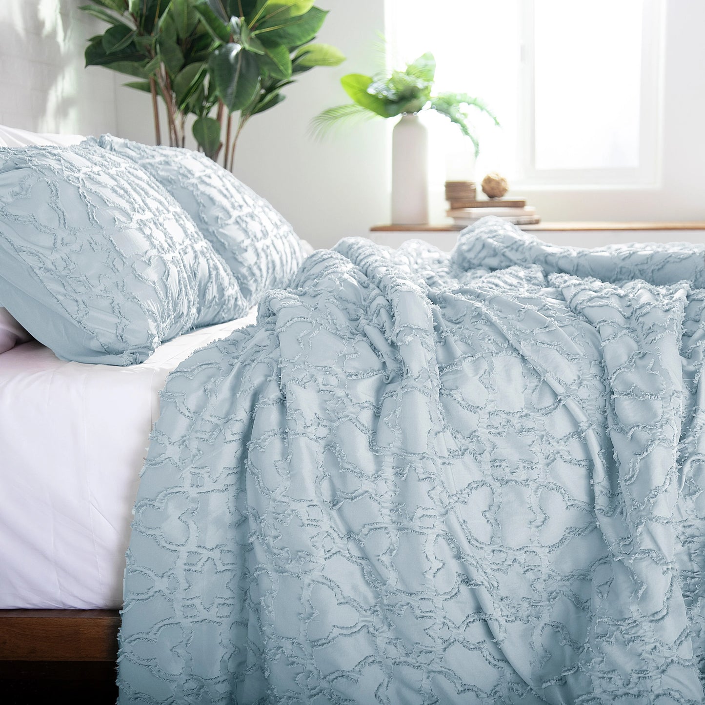 Stella Clipped Jacquard Comforter Set