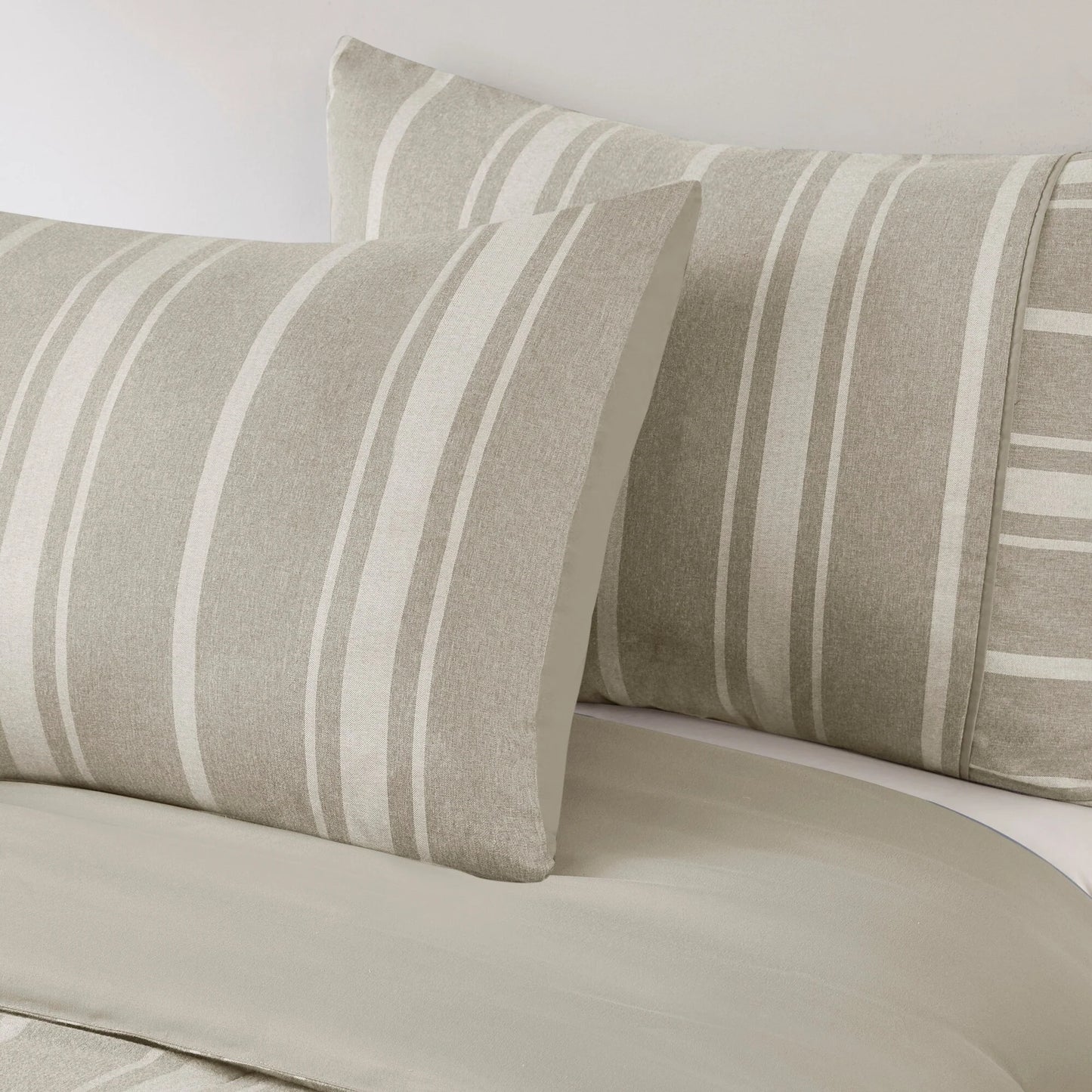 Beautyrest Kent 3 Piece Striped Herringbone Oversized Comforter Set