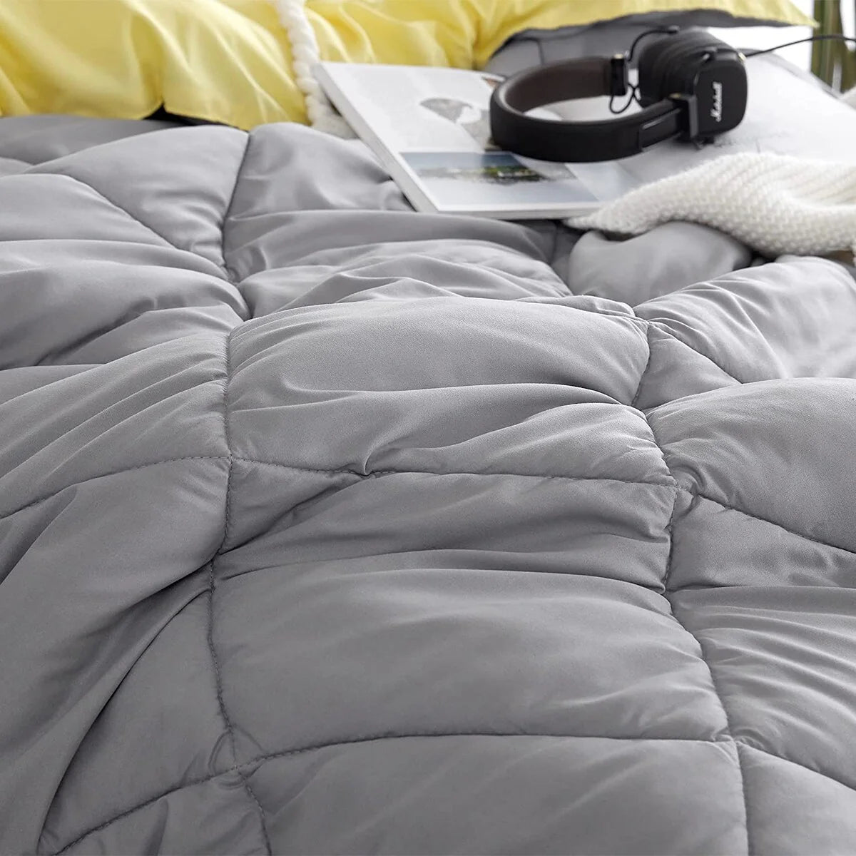 Limelight Yellow/Ultimate Gray Reversible Full Comforter - Oversized Full XL Bedding