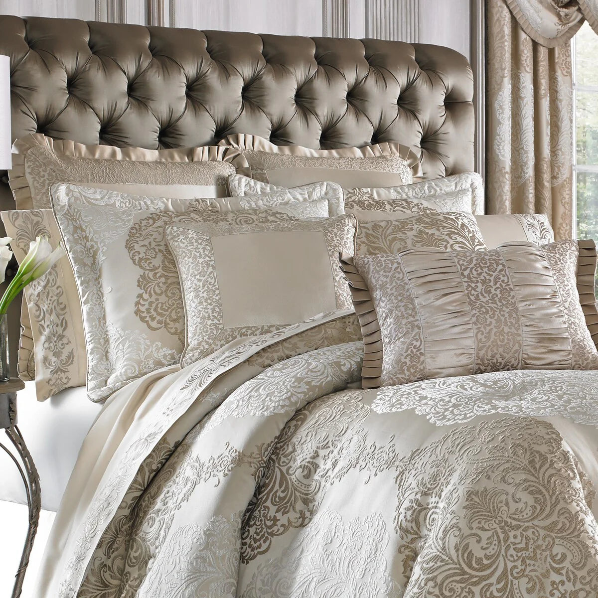 J. Queen New York La Scala Comforter Set