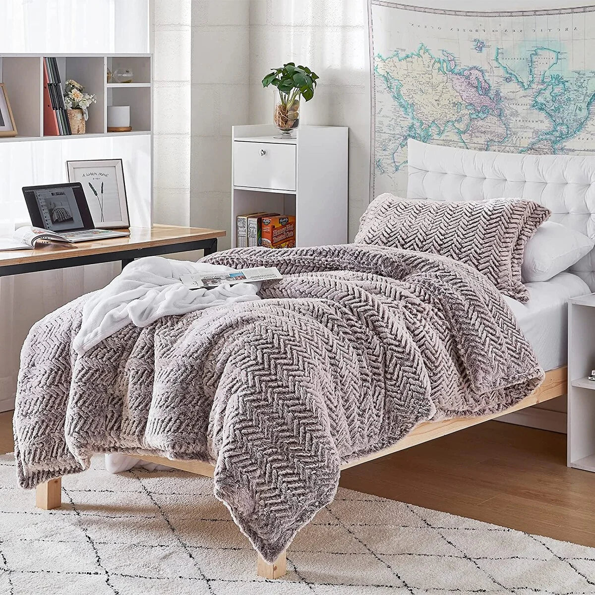 Cozy Peaks? - Coma Inducer? Oversized Comforter Set - Chevron Frosted Sierra