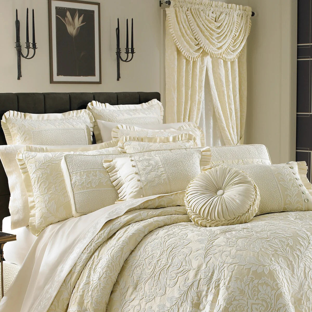 J. Queen New York Marquis Comforter Set