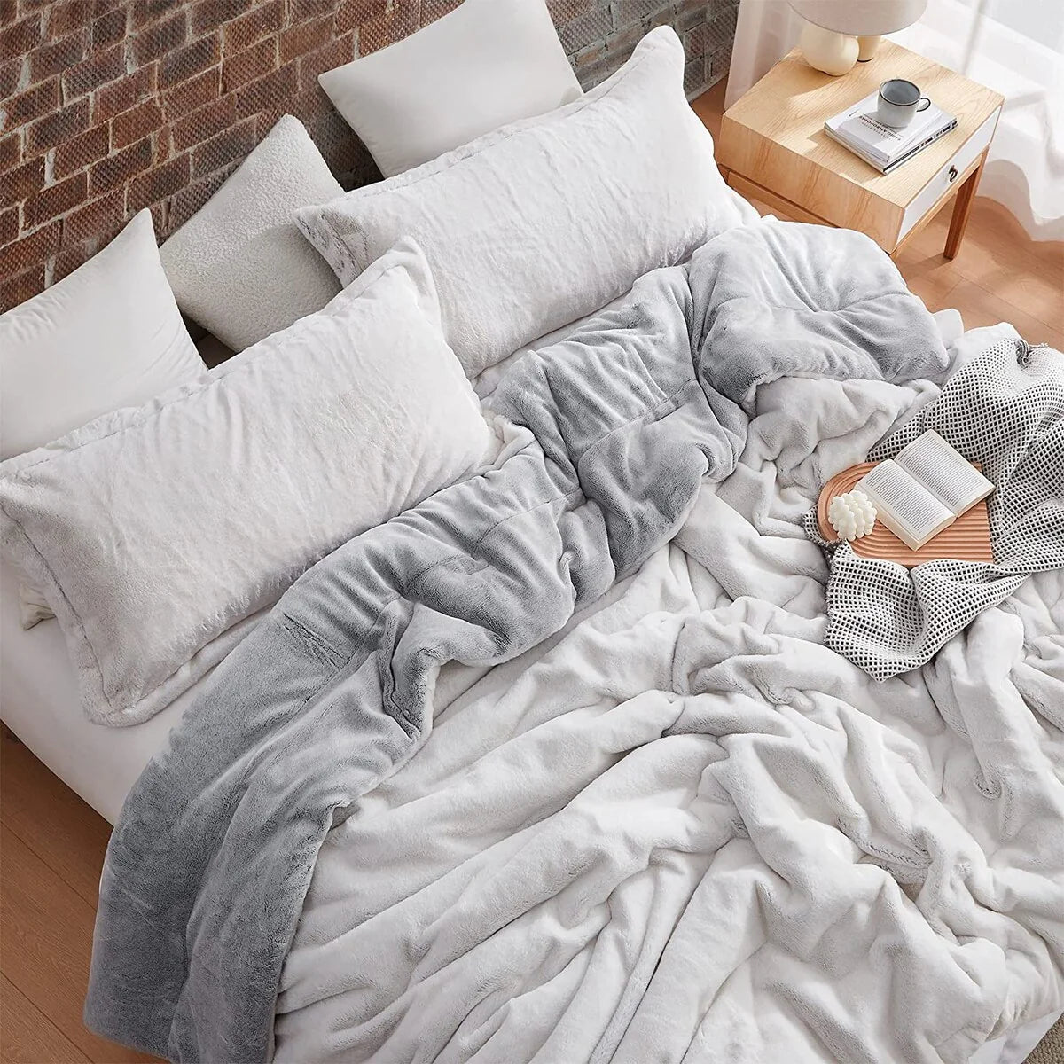Frozen Chunky Bunny - Coma Inducer? Oversized Comforter Set - Frosted Black