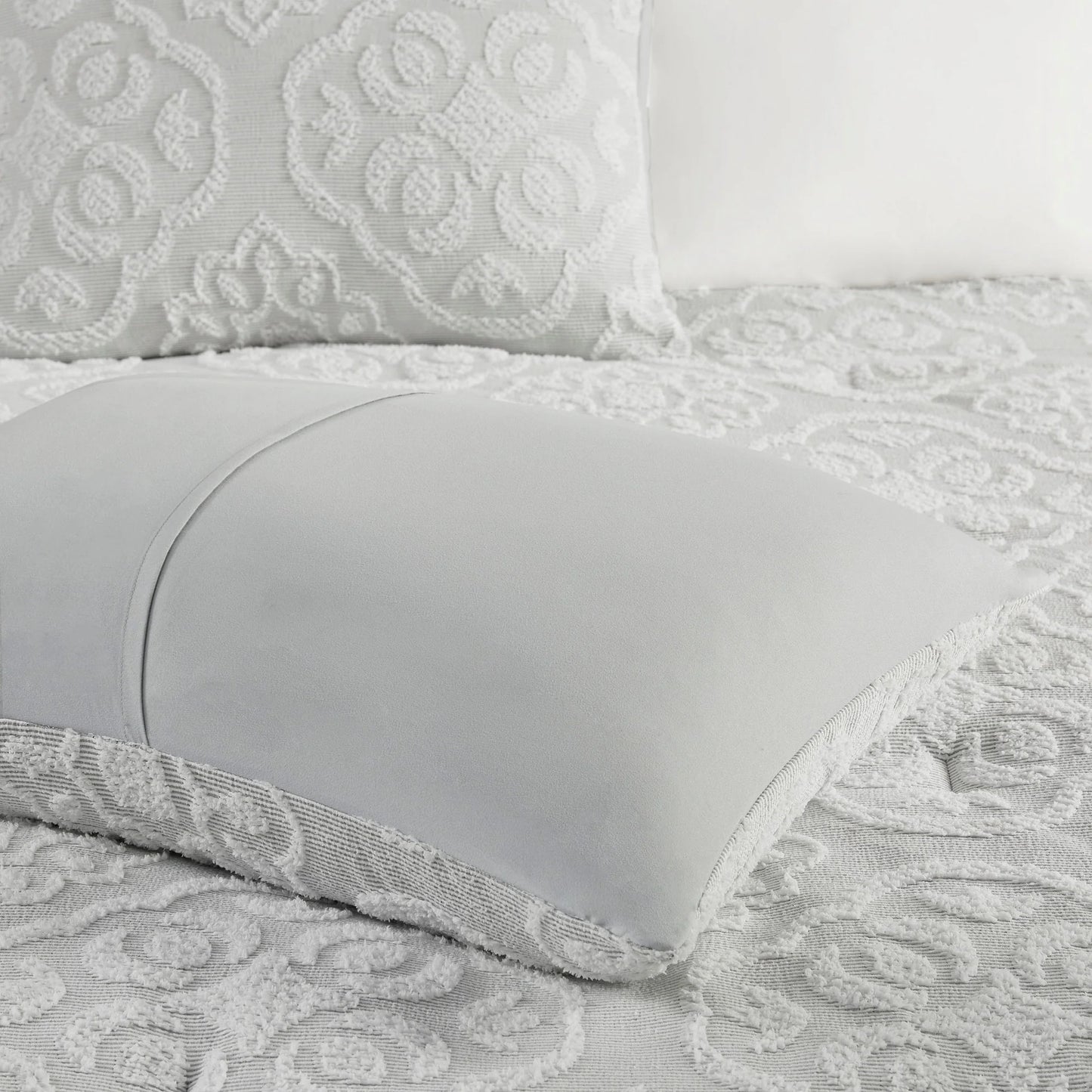 Madison Park Maeve 3 Piece Tufted Woven Medallion Comforter Set