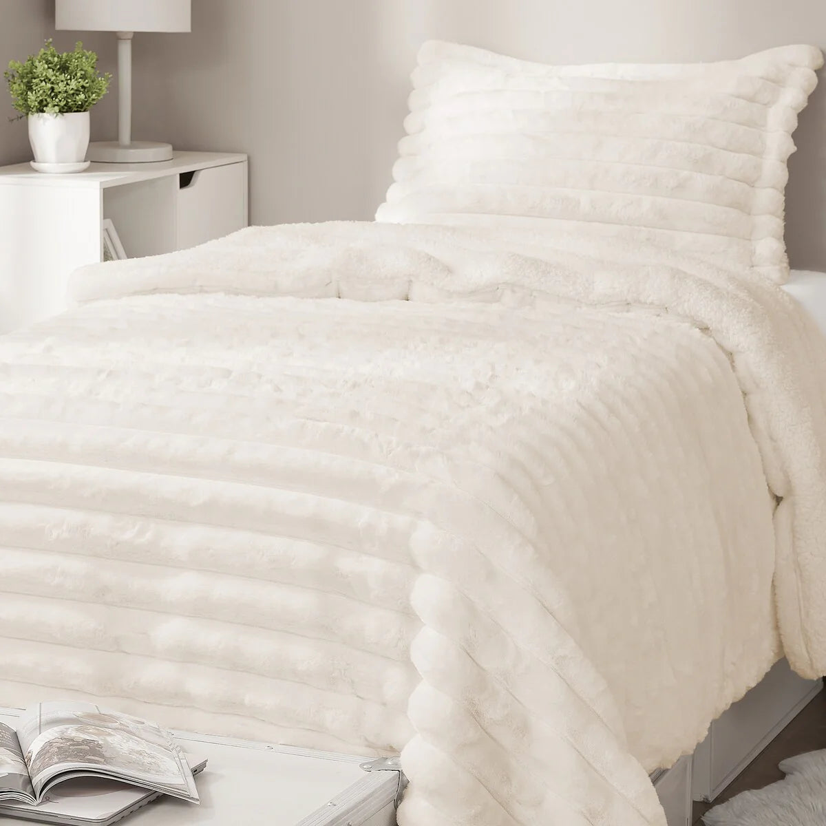 Roll Cakes Chunky Bunny - Coma Inducer? Oversized Comforter Set - Cream
