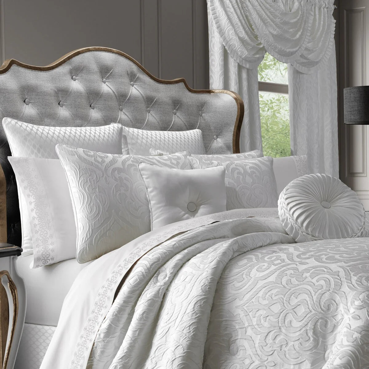 J. Queen New York Astoria White Comforter Set