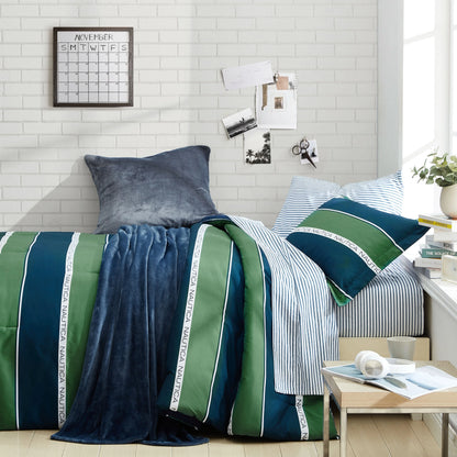 Nautica Bellecastle Reversible Navy Comforter Set