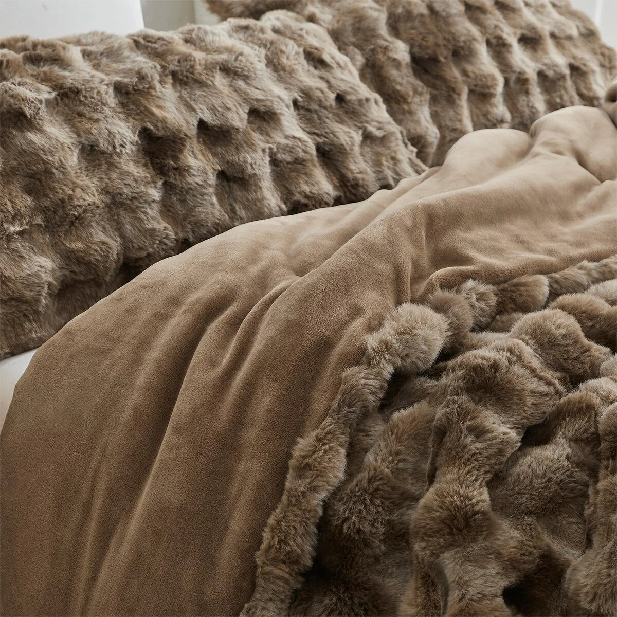 Beary Soft - Coma Inducer? Oversized Comforter Set - Kodiak Brown