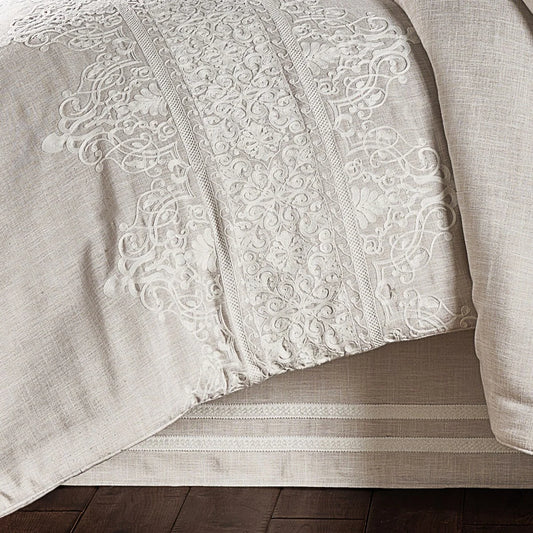 J. Queen New York Lauralynn Comforter Set