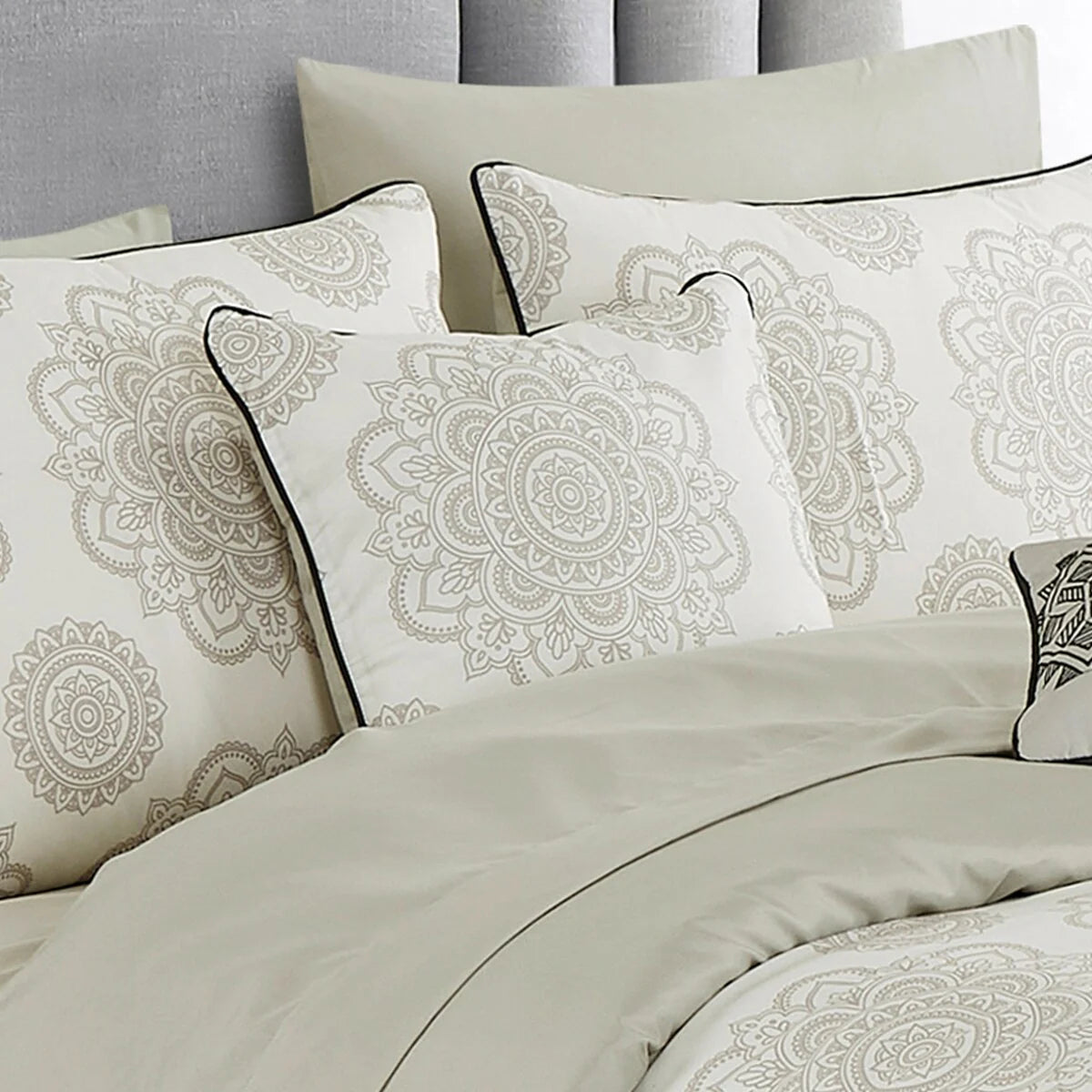 Aziza Luxury 9 Piece complete bed in bag set
