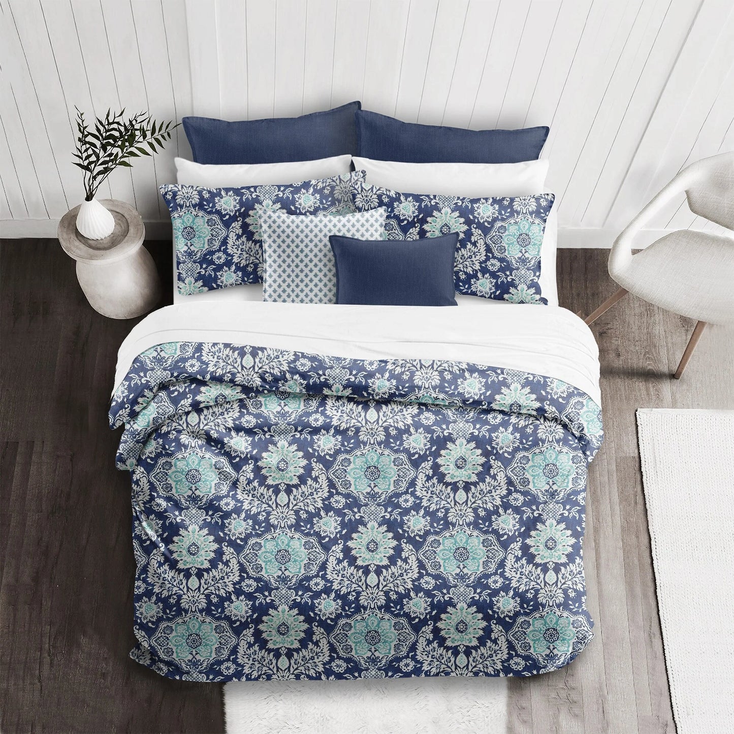 Osha Blue/Aqua Comforter and Pillow Sham(s) Set