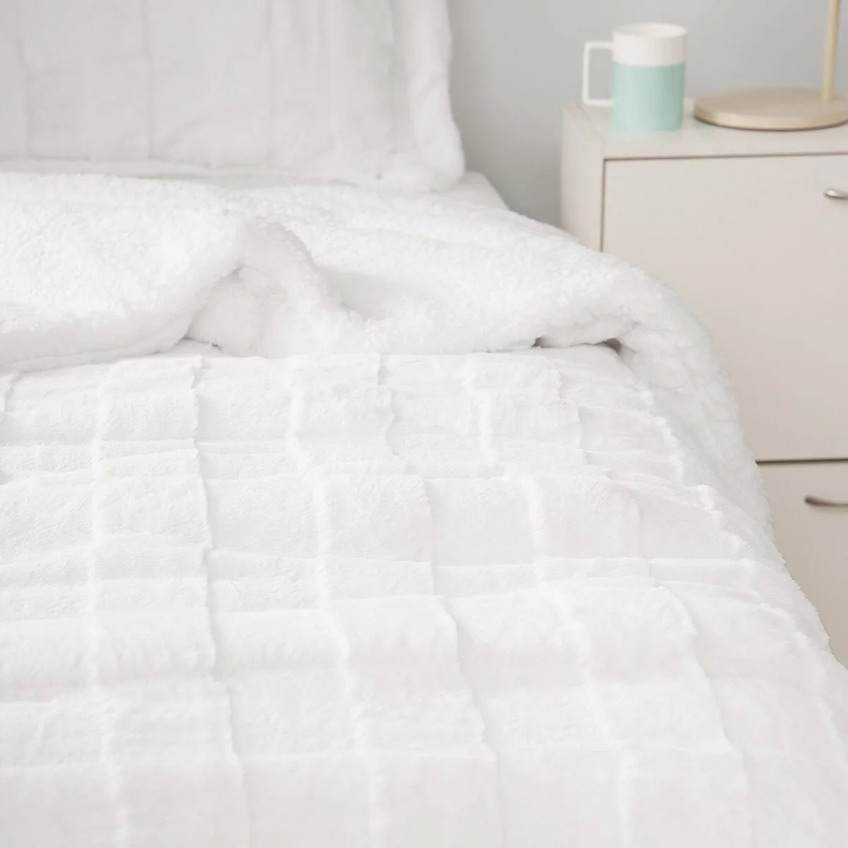Cut n Sew Chunky Bunny - Coma Inducer? Oversized Comforter Set - White