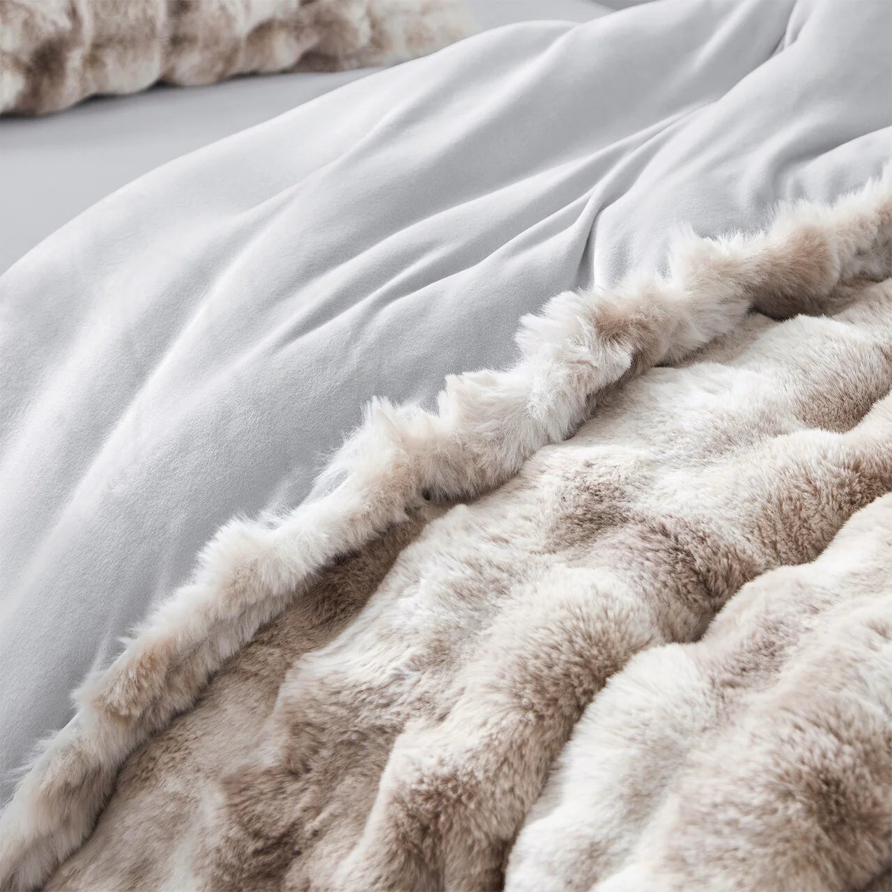 Redhaired Husky - Coma Inducer? Oversized Comforter Set