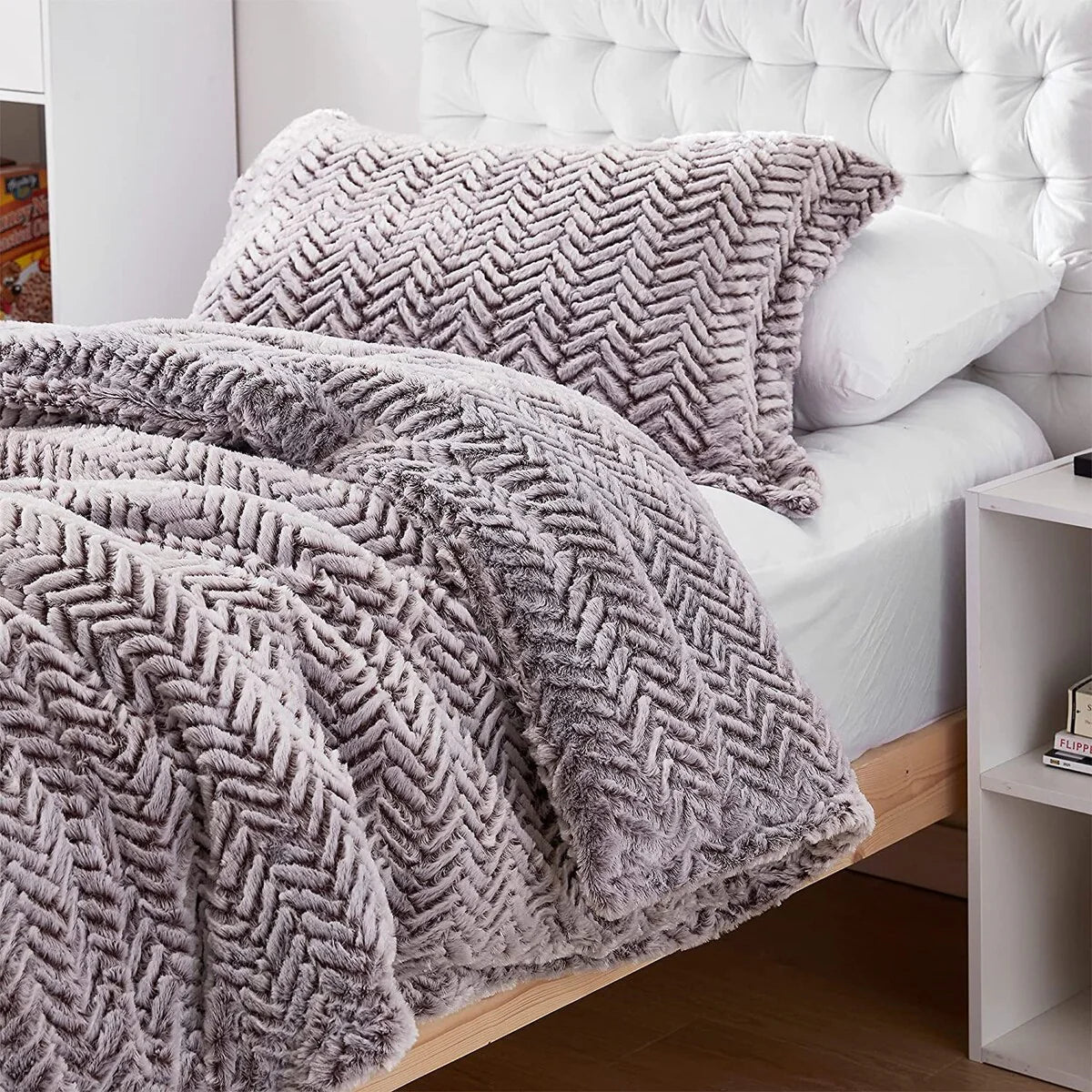 Cozy Peaks? - Coma Inducer? Oversized Comforter Set - Chevron Frosted Sierra